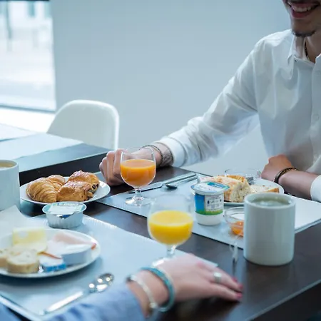 Comfort Centre Otel 3*