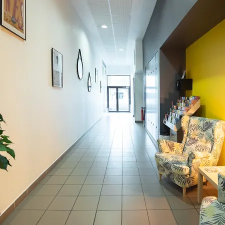 Comfort Centre Ξενοδοχείο με διαμερίσματα Νιμ