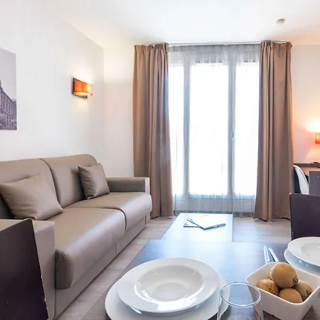 Comfort Centre Ξενοδοχείο με διαμερίσματα Νιμ