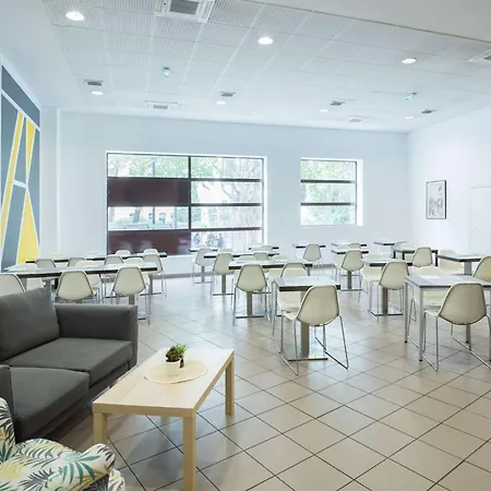 Ξενοδοχείο με διαμερίσματα Comfort Centre