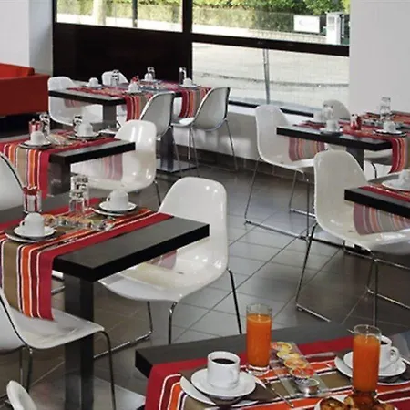 Comfort Centre Apartahotel Nimes