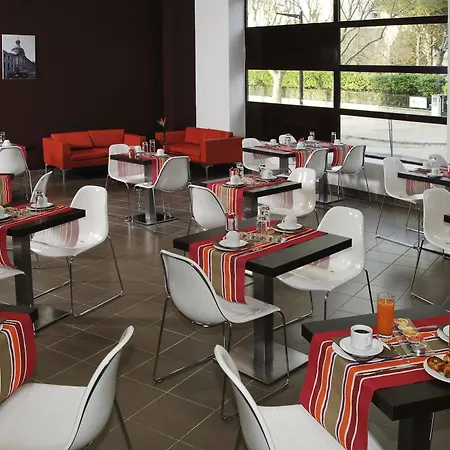 Comfort Centre Apartahotel Nimes