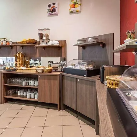 Comfort Centre 3* نيم