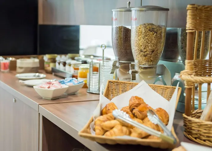 Comfort Centre Hotel