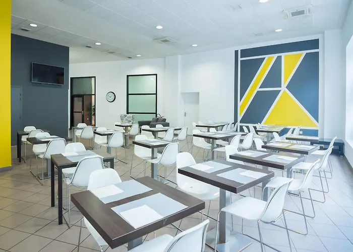 Comfort Centre فندق