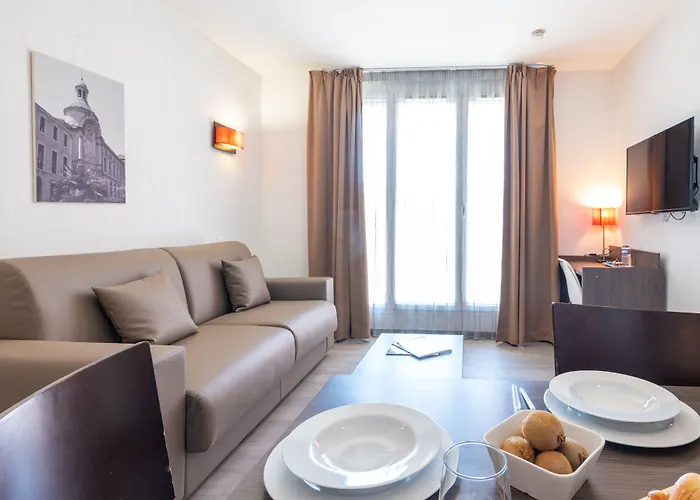 فندق Comfort Centre نيم